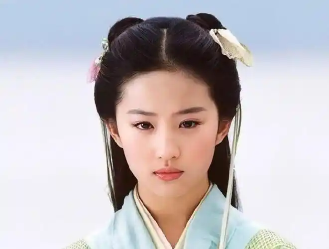 新版赵灵儿 阴蚀王#天哪,新版的赵灵儿和刘亦菲版本的灵儿差距也太大