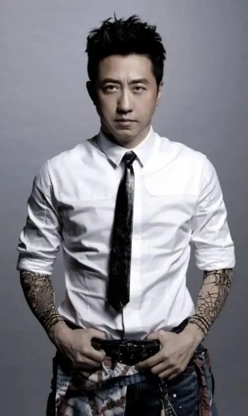 回顾庾澄庆儿子是歌手如今62岁的我不敢老去还要照顾老母亲