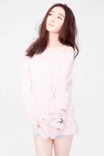 姚笛曝春日粉嫩写真 笑容治愈清新甜美依旧