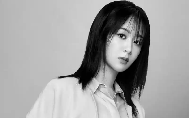 杨紫鲜花草帽高清桌面壁纸_大陆明星_壁纸下载_美桌网