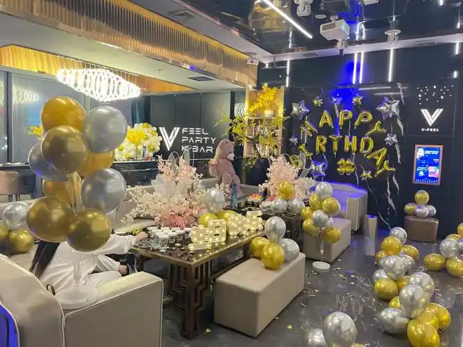 南宁温菲派对过生日