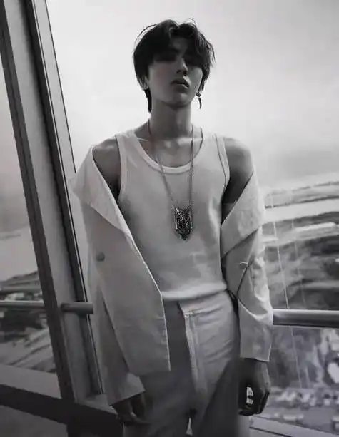 蔡徐坤昔日照片被扒,竟然有六块腹肌,难怪这么多女粉不放弃_演唱会