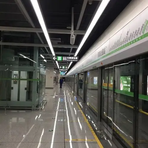 贵阳地铁刷爆朋友圈但别忘记他们