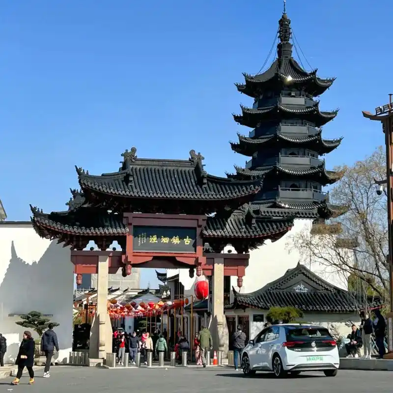 泗泾古镇位于上海市松江区,是一座历史,文化底蕴风景优美的古镇 - 抖