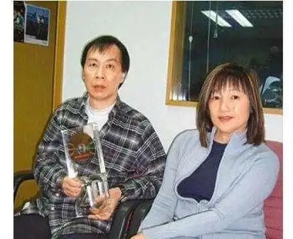 他名气曾不输张国荣,却因车祸致残遭妻子抛弃,如今66岁生活艰难