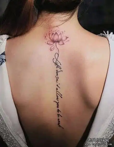 后背线条英文莲花纹身图案