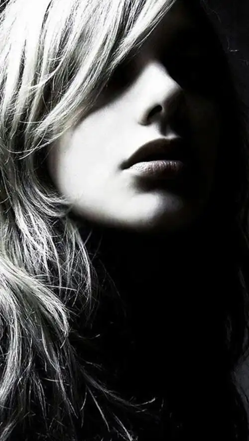 黑白美女壁纸图片