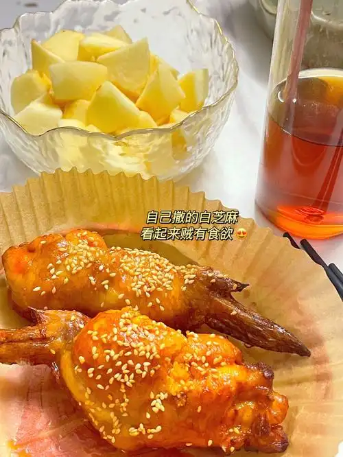 今晚的懒人晚餐又是鸡翅包饭给的