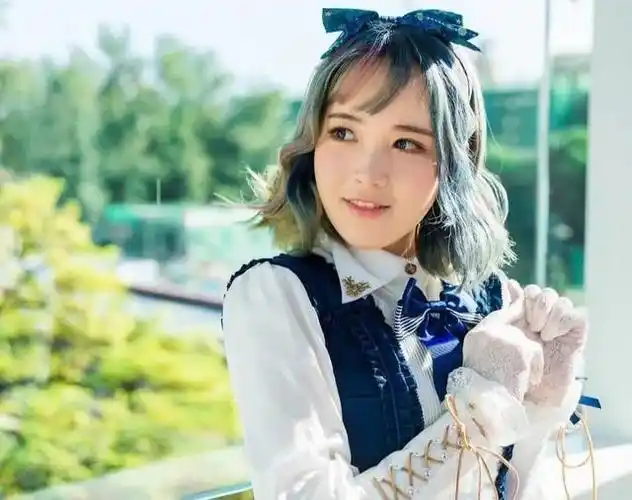 记得有个选手透露过2016年的超女比赛模式,一共分三个赛点,芒果直播是