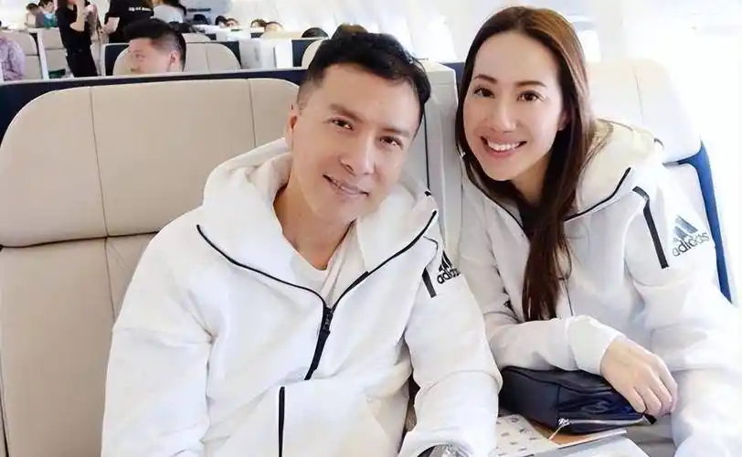 甄子丹对妻子有多甜蜜,对前妻就多无情,汪诗诗有什么魔力?