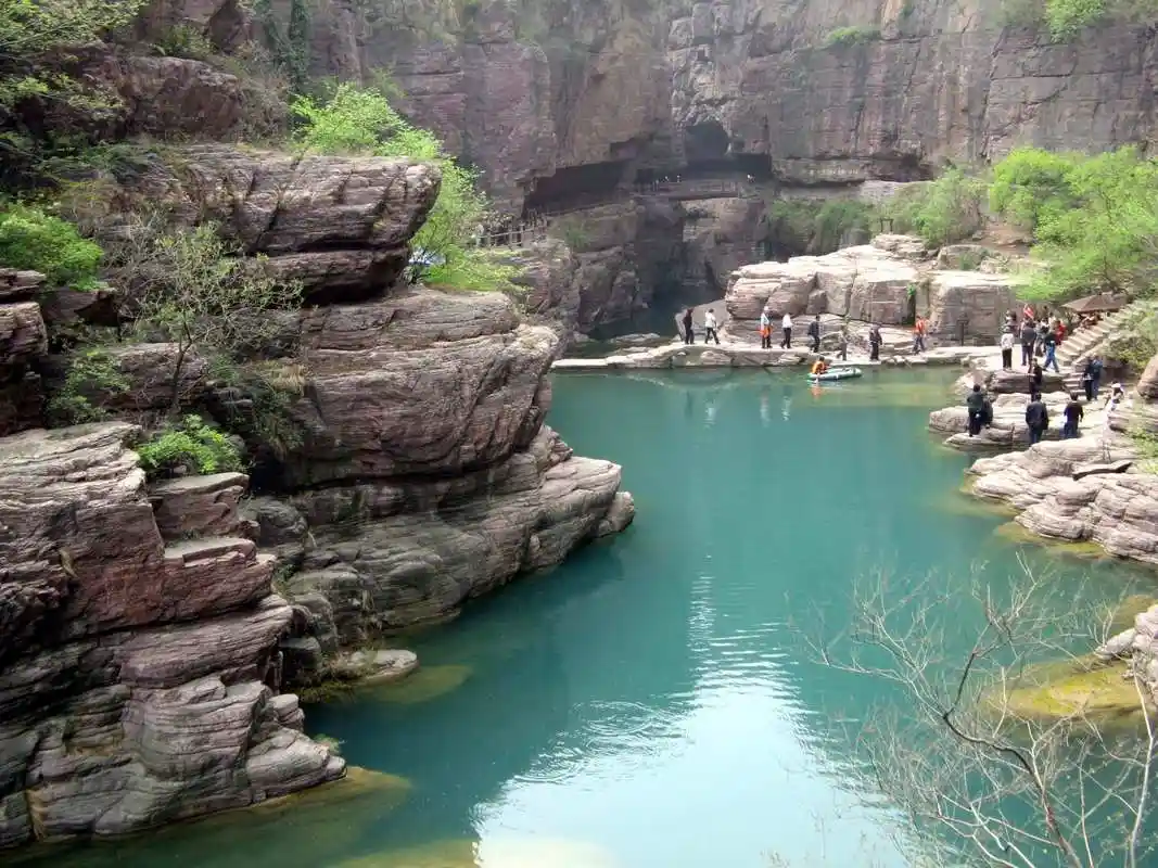 p>云台山风景区,位于河南省 a target="_blank" href="/item/焦作市