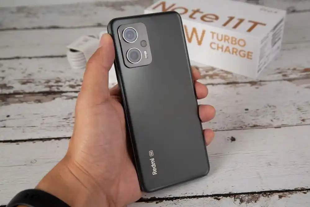 中置挖孔直屏处理器:天玑8100 5g刷新率:144hz(270hz触控刷新率)电池