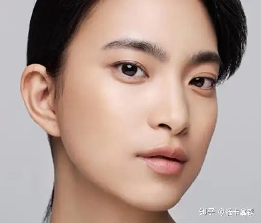 (2024年)高光推荐!盘点19款高光修容,教你如何get立体小v脸