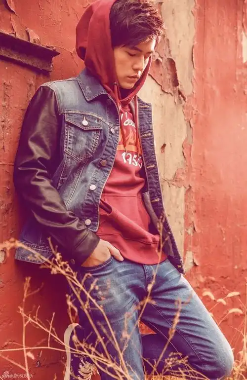 周杰伦婚前时尚大片曝光 有型少爷爱街头潮流