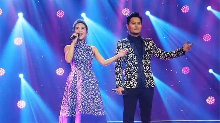 云飞,云朵合唱《天籁之爱》,字字句句缠绵动情,回味无穷