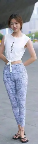 鼓包那么厉害,线条也出来了!这样的瑜伽裤,男朋友不让穿