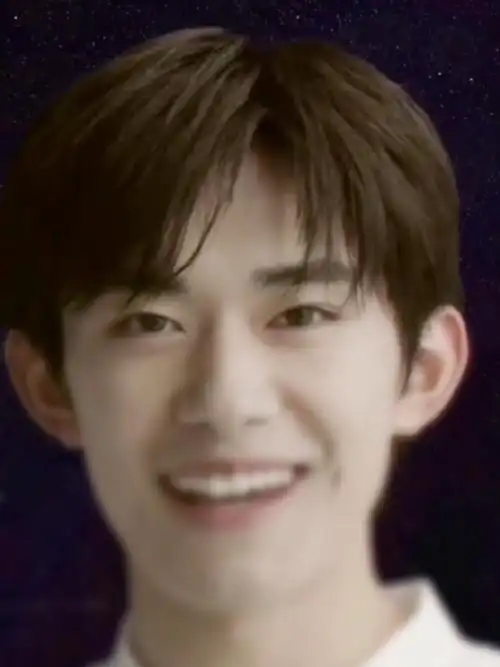 易烊千玺的笑容真的太治愈了啊