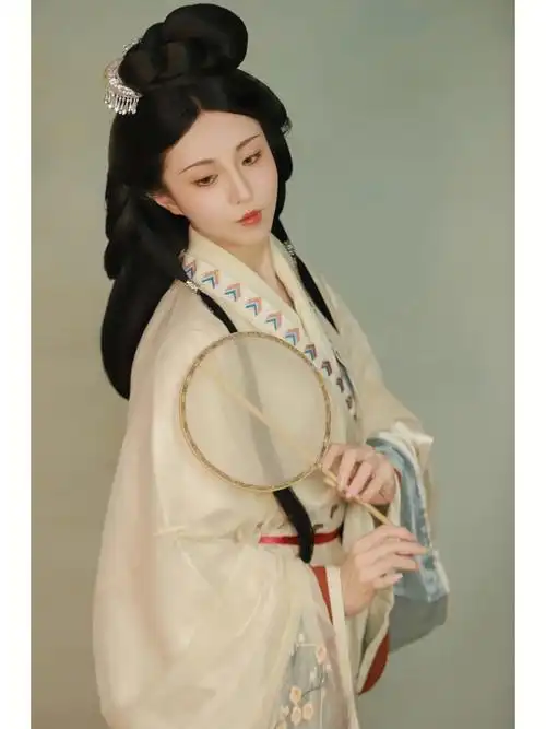 作品:阿蕾_汉代模特:我拍摄91:@苍苍宛丘小姐姐去培训,有幸做了模特