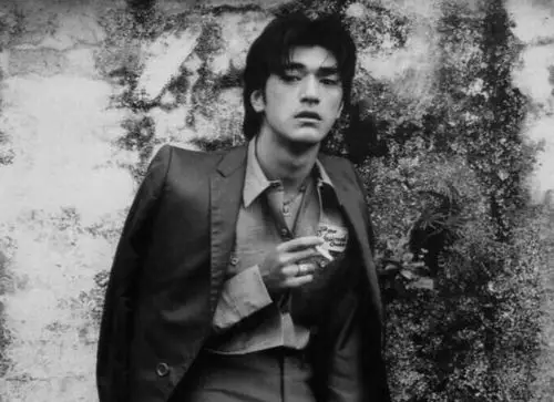 看完这些照片之后,我才知道,为什么陈冠希说金城武比他帅了