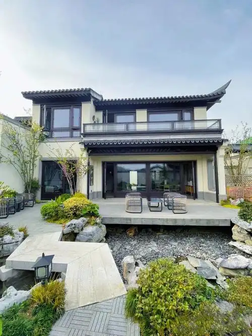 这次特意跟大家分享一波样板间的岭南别墅,佛山岭南风的小院子真的