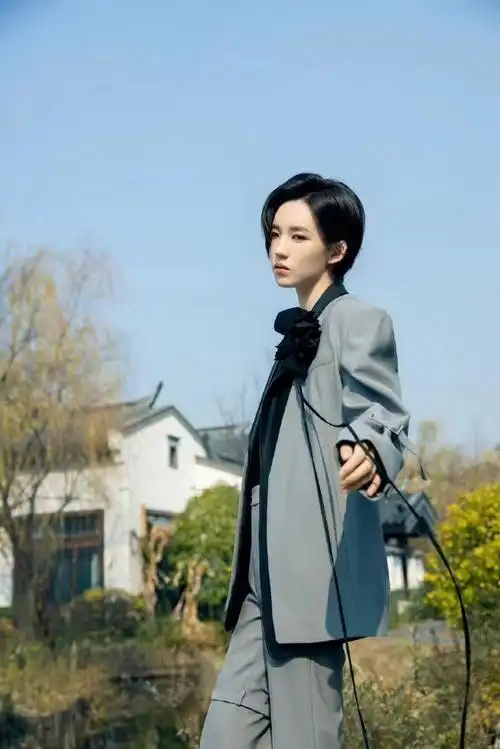 yoeyyou##陆柯燃##国剧盛典##西装##套装##岩灰蓝##yoeyyou2023ss