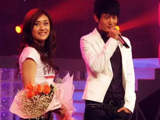 闹大了浪姐2李菲儿黄晓明互动镜头被剪只因杨颖下场