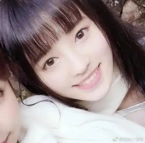 鞠婧祎许佳琪6年前合照曝光细看两人五官整没整容很明显