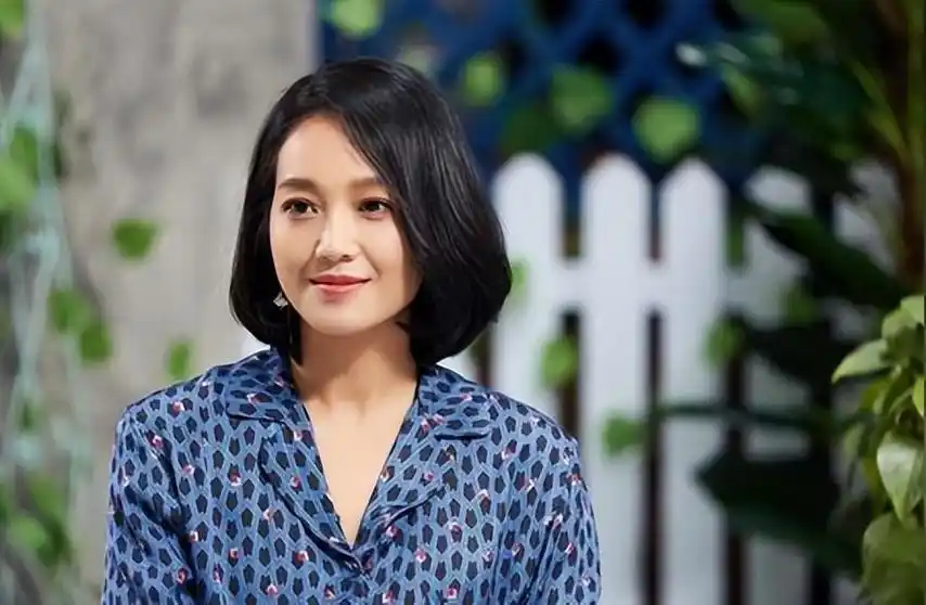 从巅峰到谷底,婚姻选择背后的代价与幸福 朱丹,曾经的电视节目主持人