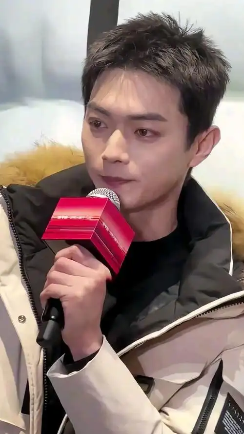 90后新生代演员许凯,这个发型太帅了