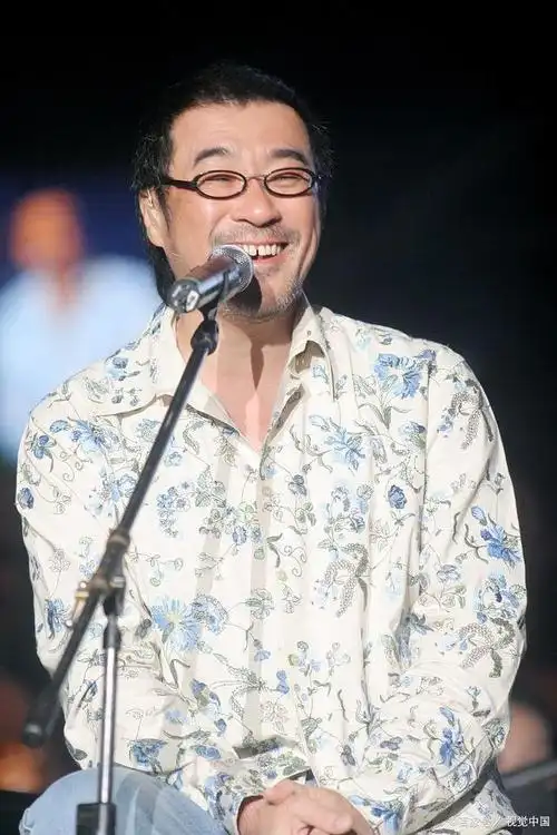 62岁李宗盛生日快乐,他孤独的笑了