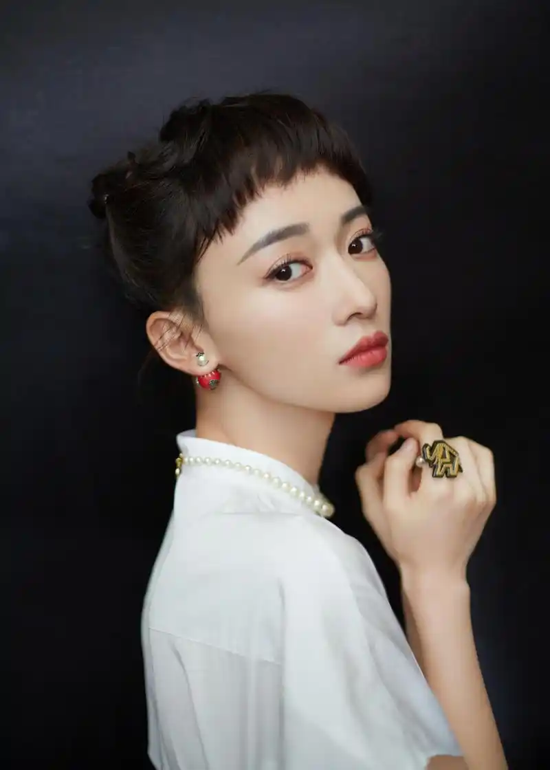 吴谨言短发造型被吐槽网友她的颜值本来就不高