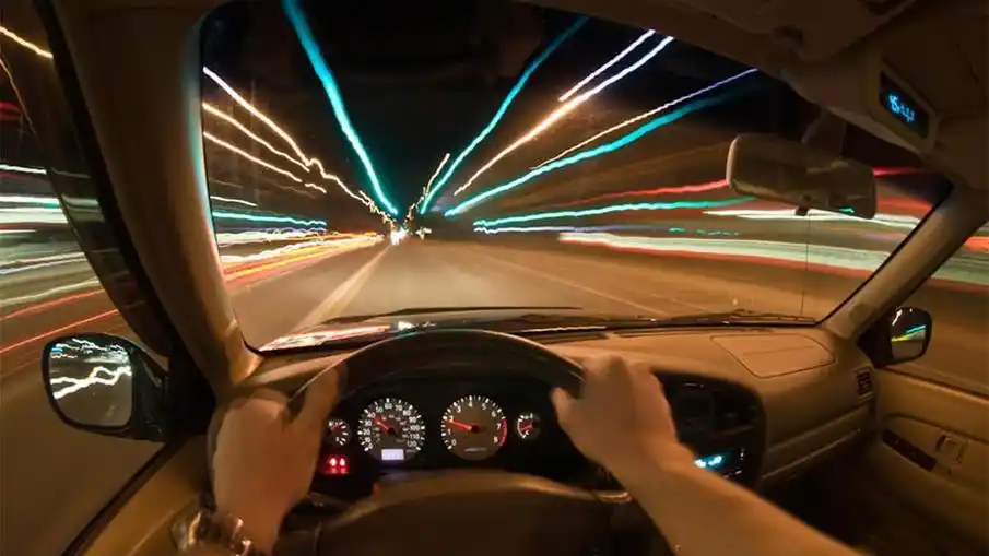 开车时候的17种危险行为你都知道吗