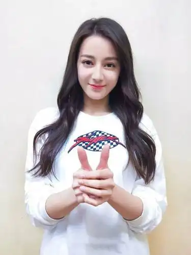 迪丽冷巴的图片.