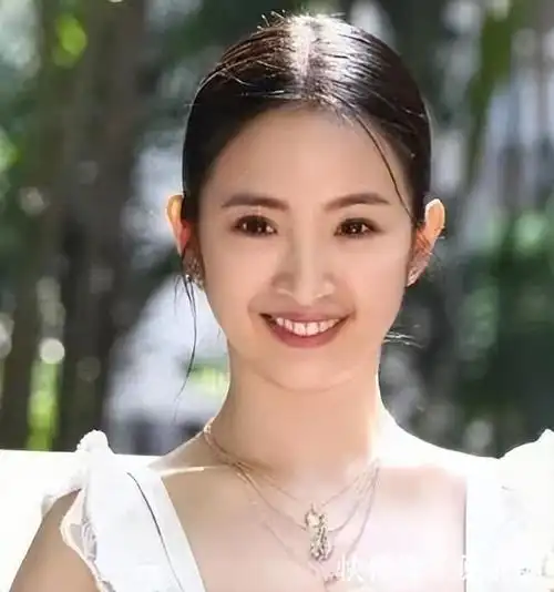 捉j在床反被打?为奴为婢九年,精神失常:林依晨,离婚不丢人