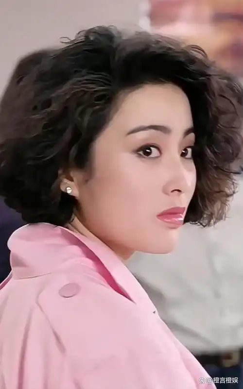 张敏近照曝光身材消瘦引发担忧网友直呼个人健康不能被忽视