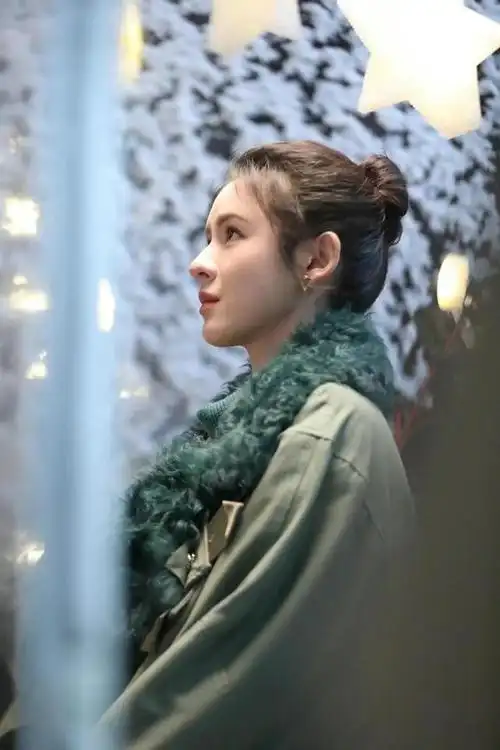 张馨予侧脸我真的爱