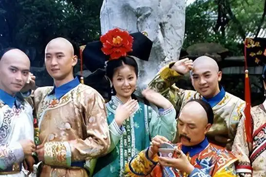 还珠格格主演现状香妃去世周杰务农他被人骂惨