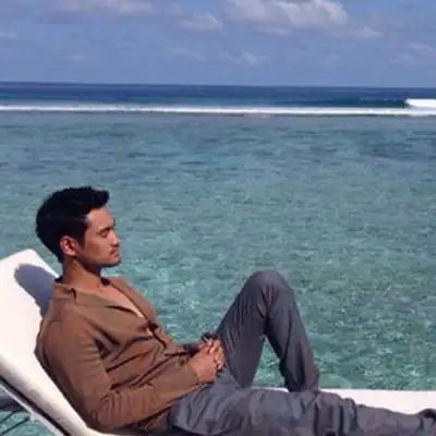 【图】袁弘肌肉照大放送 和张歆艺的婚纱照大曝光