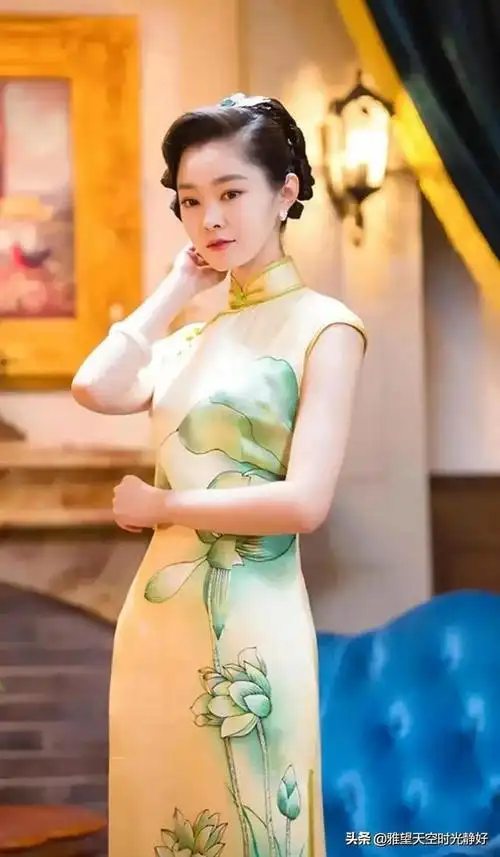 宋轶关晓彤景甜杨颖白鹿陈都灵吴谨言秦岚穿上旗袍,或风华绝代,性感