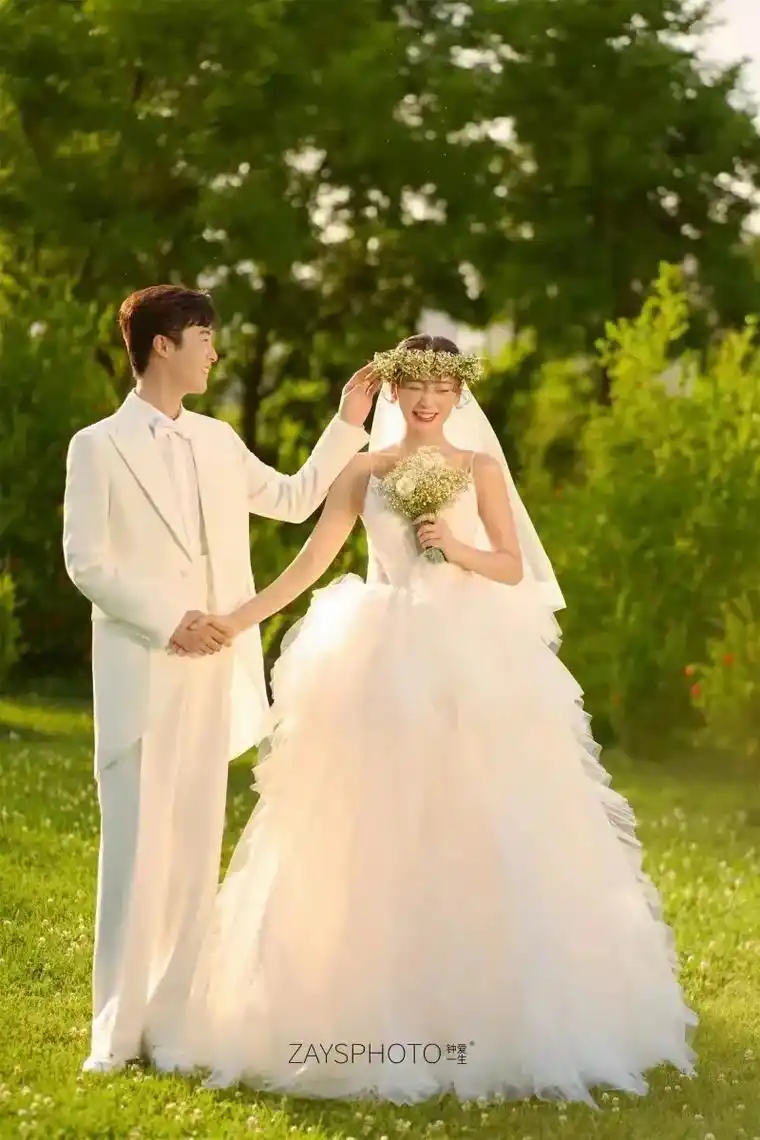 草坪小清新婚纱照