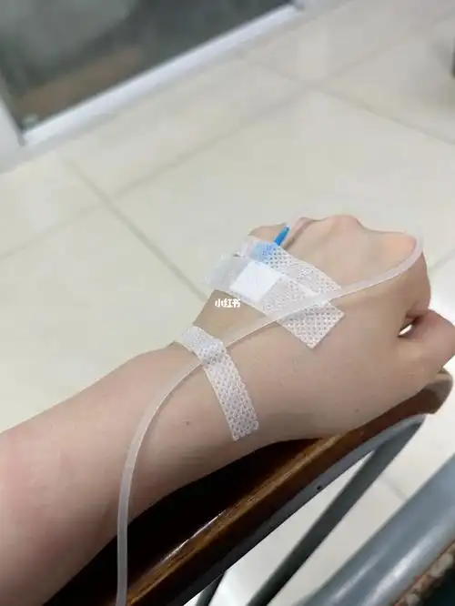 一个人来医院挂急诊 打吊瓶,是几级孤独.#孤独是常态