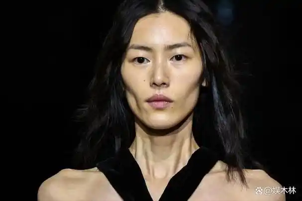 39岁谢楠暴瘦认不出,脸部凹陷颧骨变高,过度减肥真可怕