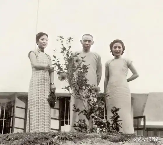 老照片:枭雄杜月笙年轻时温文尔雅,孟小冬惊艳绝美国色天香!