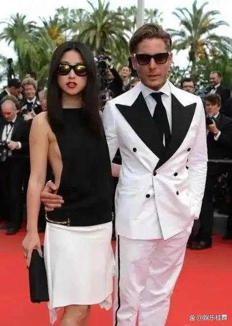 表面是艺人,实际家世背景"强大"的4位女星,怪不得没人敢惹