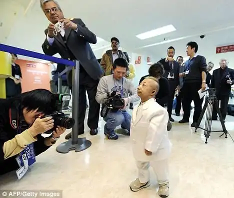 世界上最矮最小的人