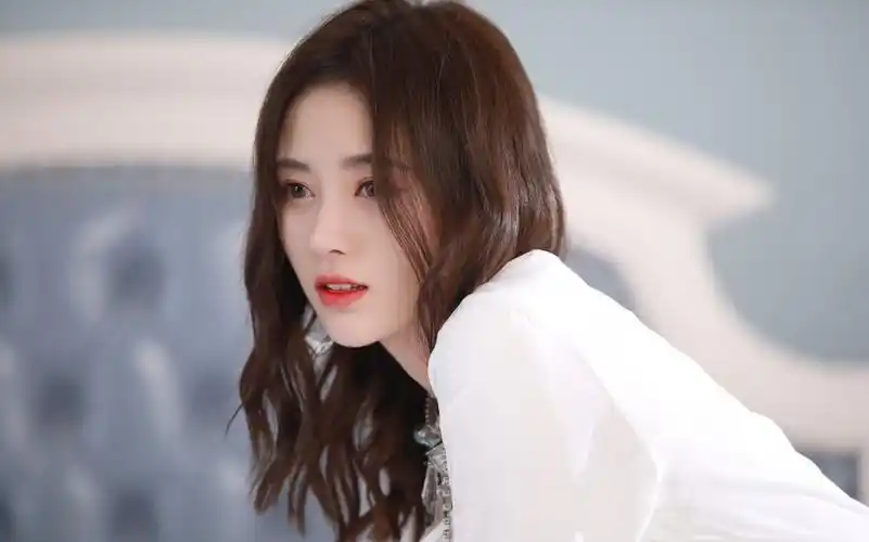 鞠婧祎侧脸气质