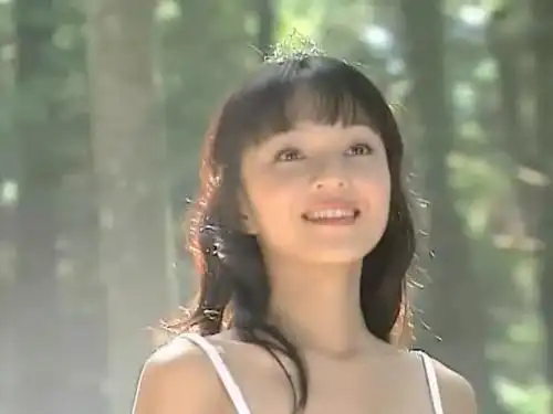 展开全部 当然是张韶涵啊!海豚湾恋人就是她演的女主