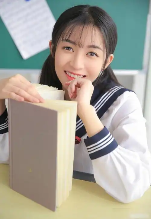 学生装白色长筒袜,小萝莉的最爱