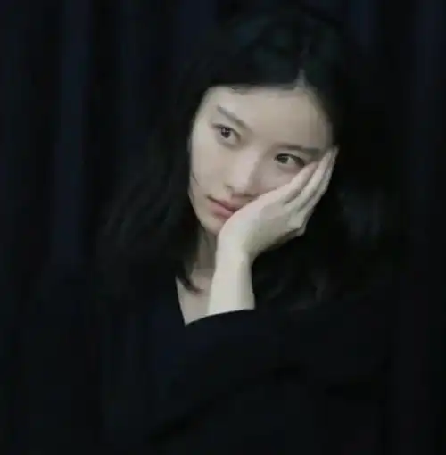 倪妮生图惊艳亮相粉丝惊叹不已真实美貌胜过精修