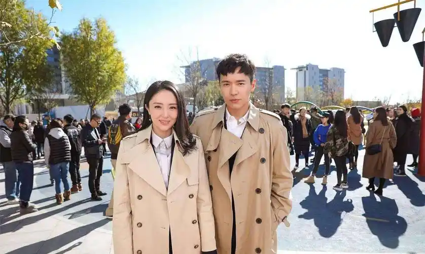 37岁高云翔委屈想哭,40岁董璇忙拍戏养家,这样的情况要复婚吗?